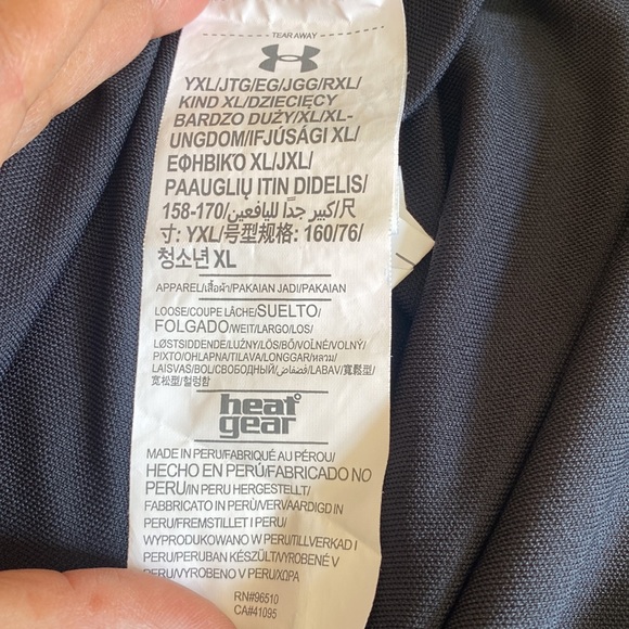 UNDER ARMOUR Youth XL button polo - Picture 6 of 8